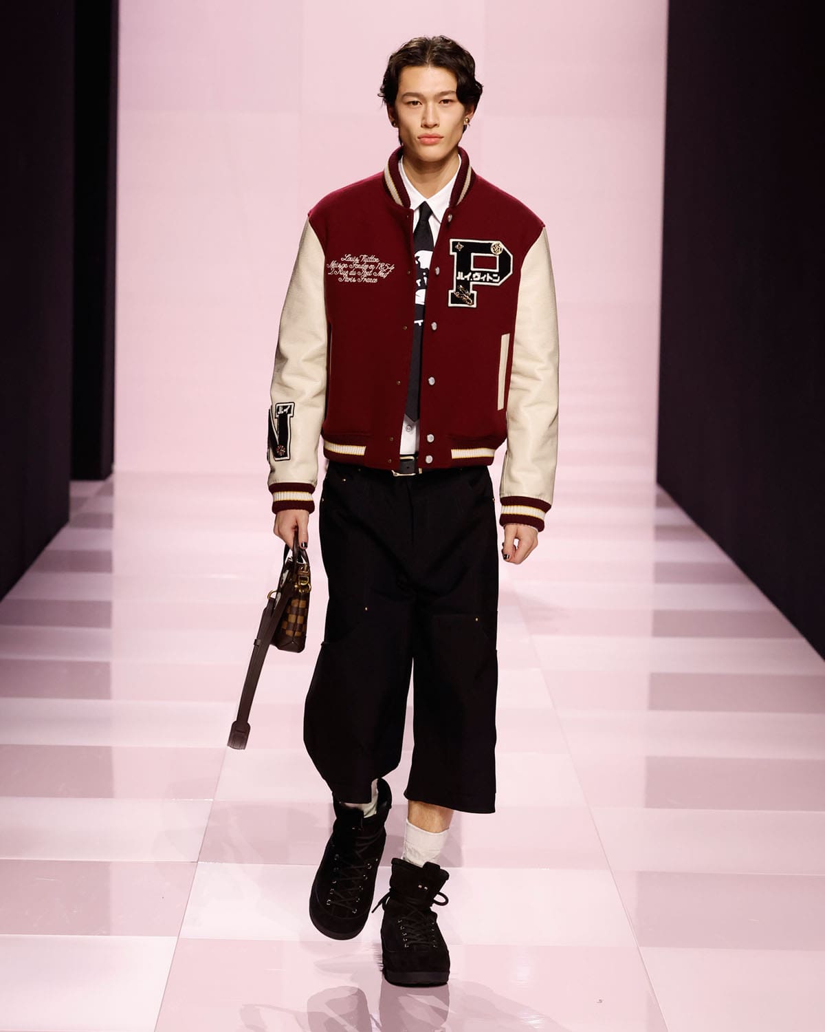 Louis Vuitton Fall Winter 2025 2026 Men Runway Magazine (72)