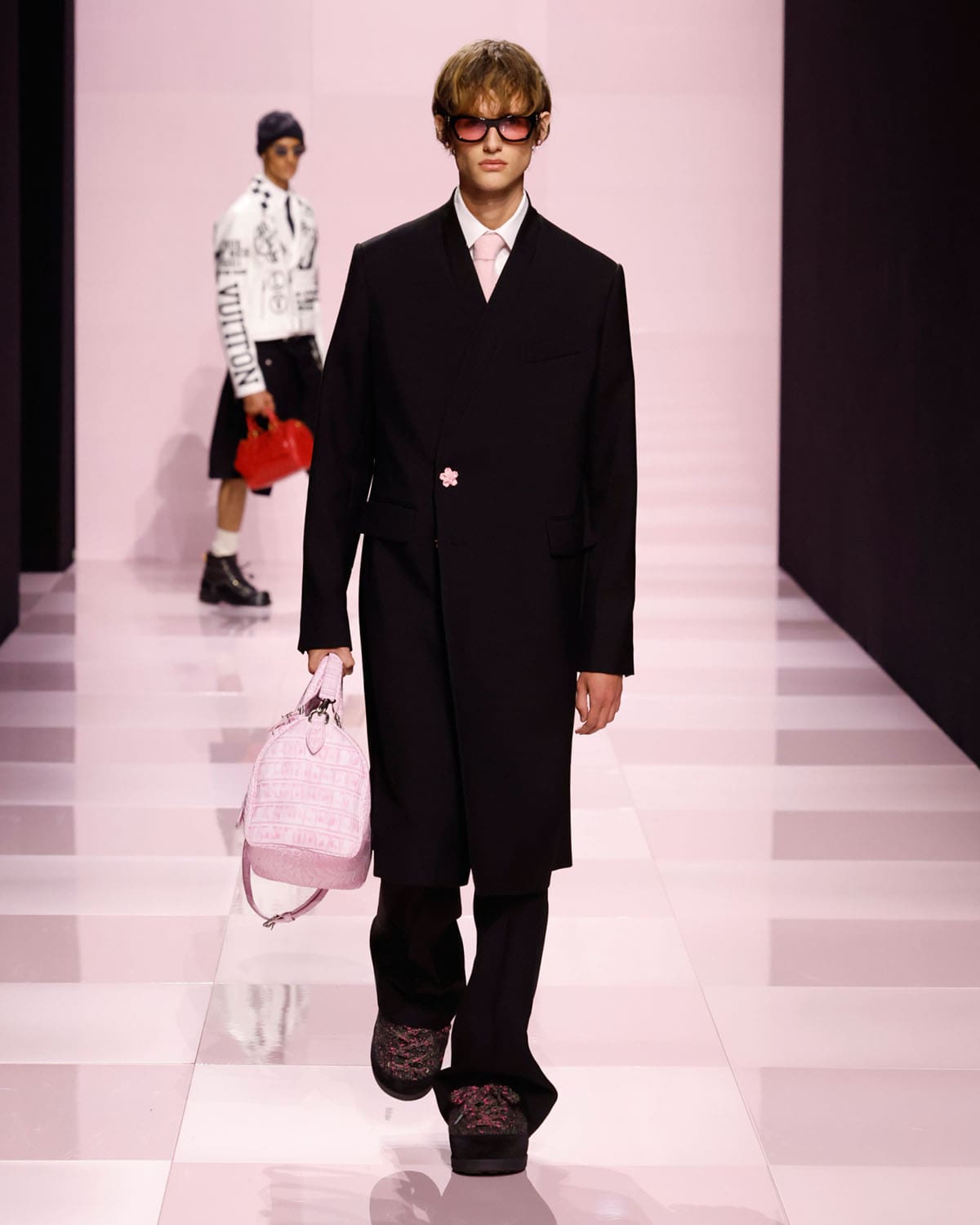 Louis Vuitton Fall Winter 2025 2026 Men Runway Magazine (75)
