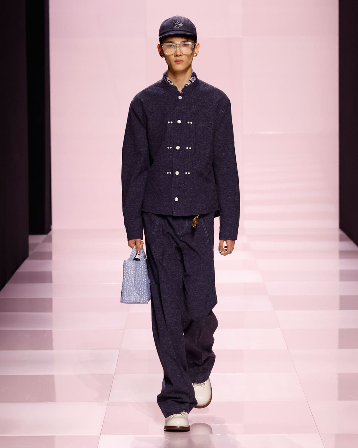 Louis Vuitton Fall Winter 2025 2026 Men Runway Magazine (8)