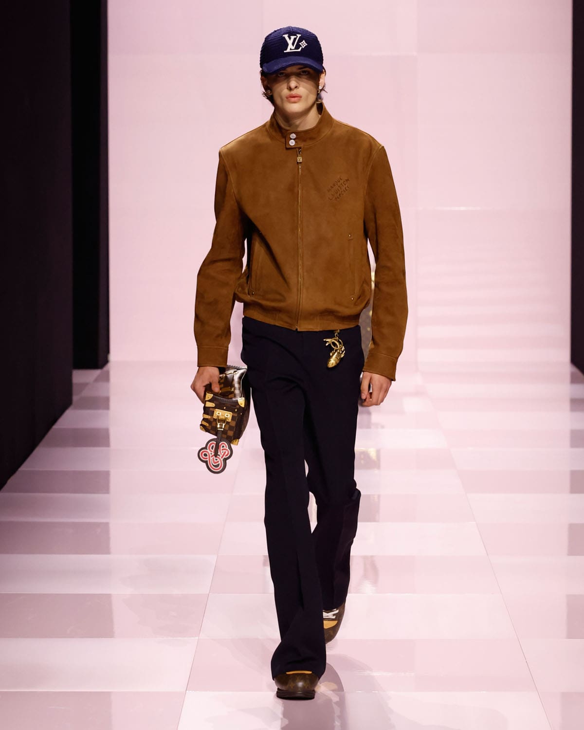 Louis Vuitton Fall Winter 2025 2026 Men Runway Magazine (9)