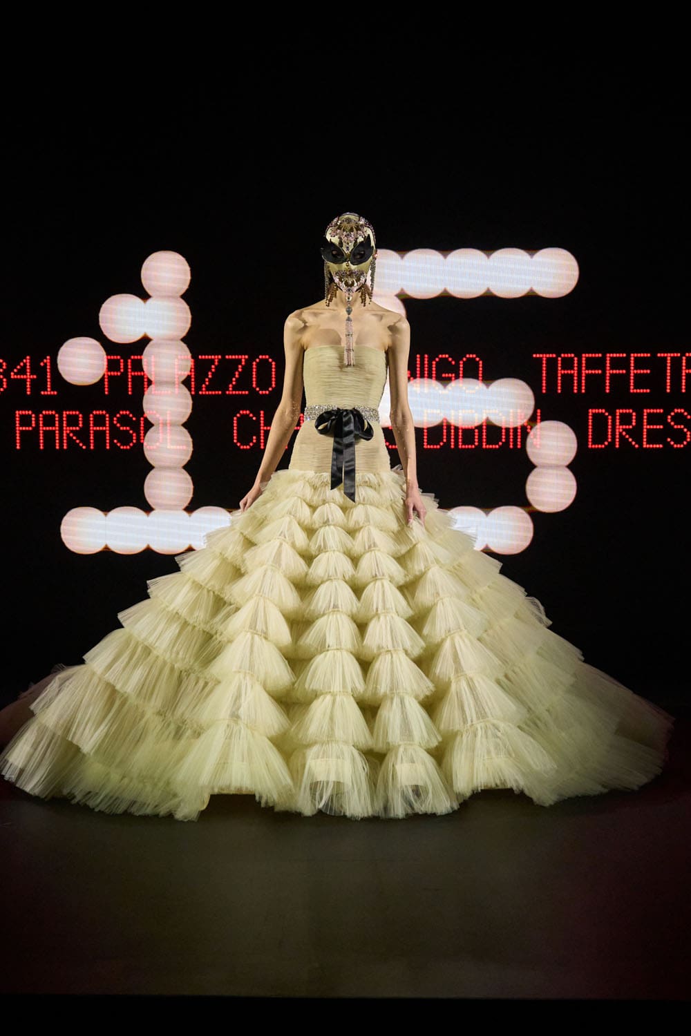 Valentino Haute Couture Primavera Verão 2025 Runway Revista (15)