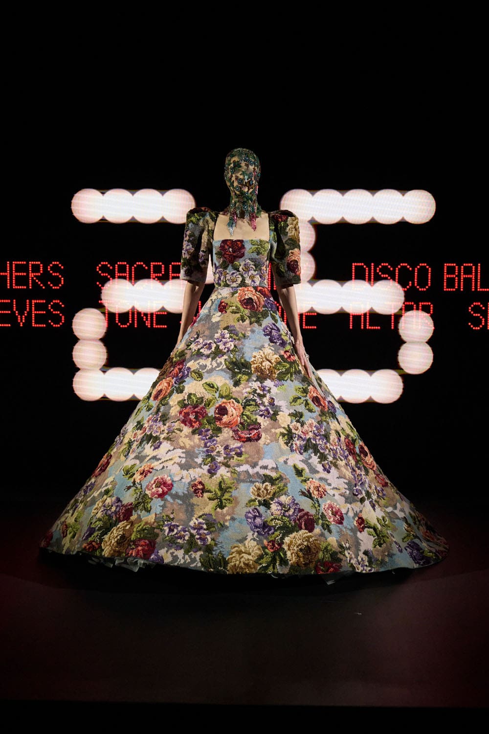 Valentino Haute Couture Primavera Verão 2025 Runway Revista (25)