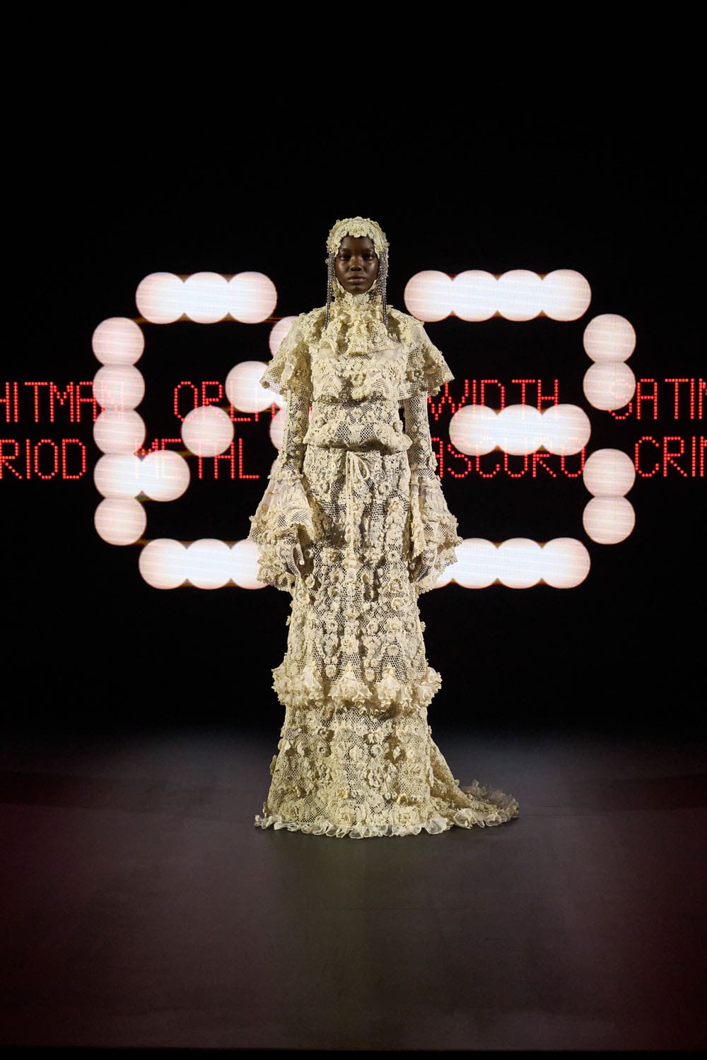 Valentino Haute Couture Primavera Verão 2025 Runway Revista (3)