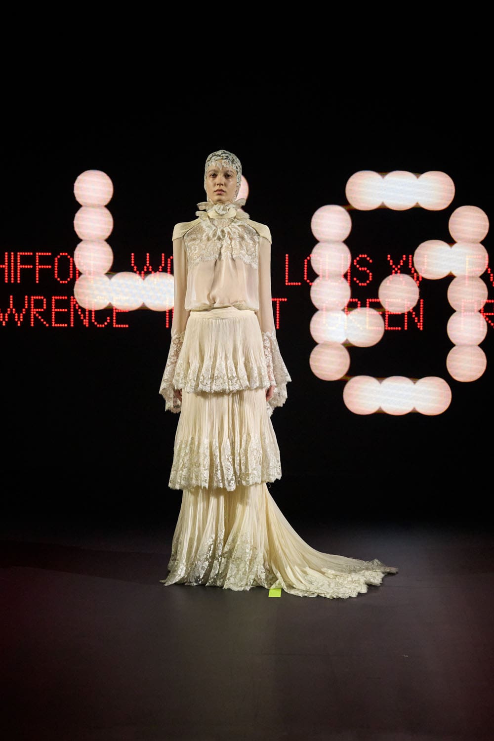Valentino Haute Couture Primavera Verão 2025 Runway Revista (40)