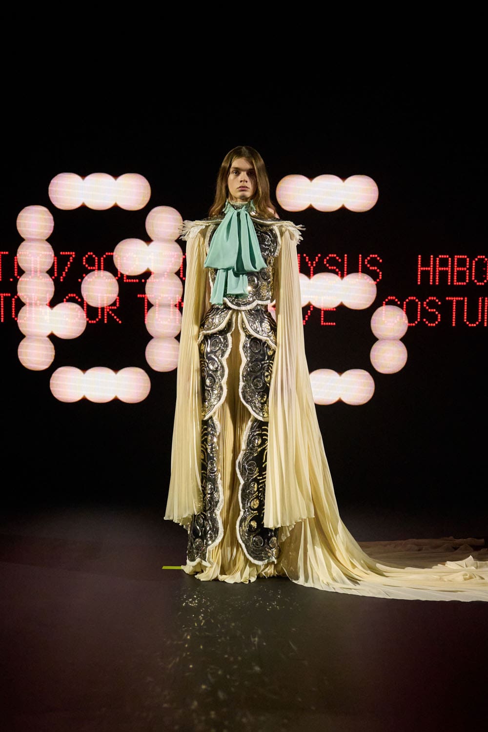 Valentino Haute Couture Primavera Verão 2025 Runway Revista (6)