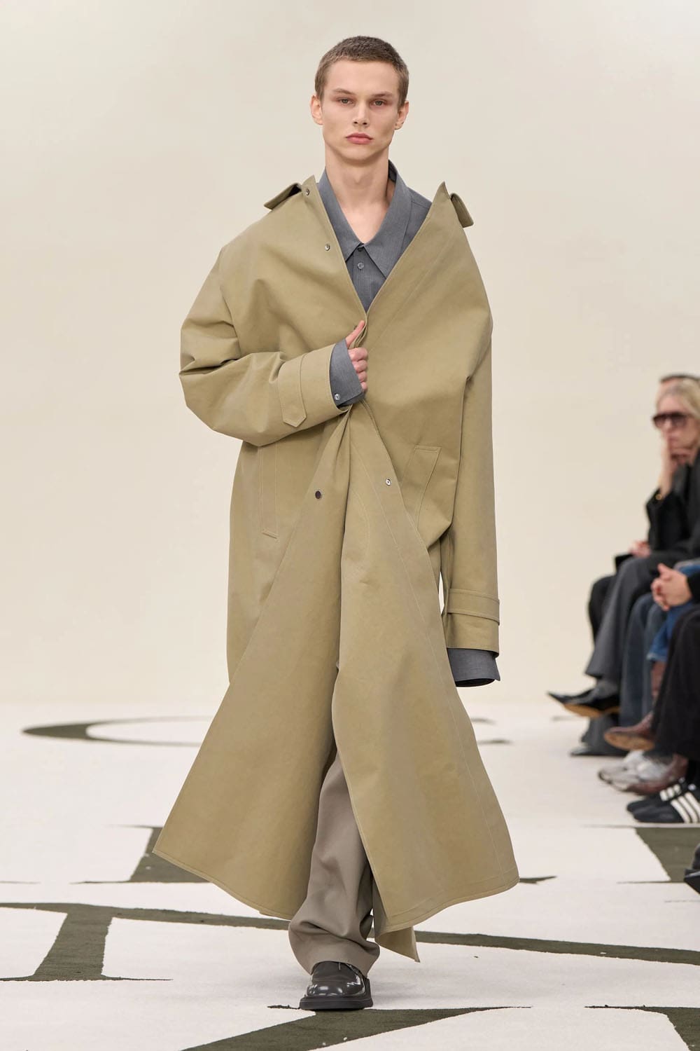 Calvin Klein Autunno Inverno 2025 2026 New York Runway Magazine (14)