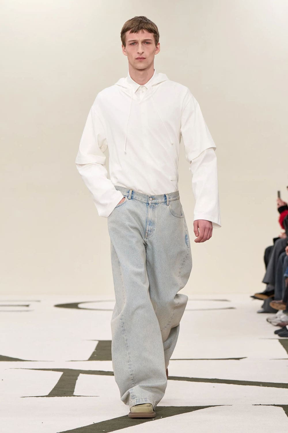Calvin Klein Autunno Inverno 2025 2026 New York Runway Magazine (15)