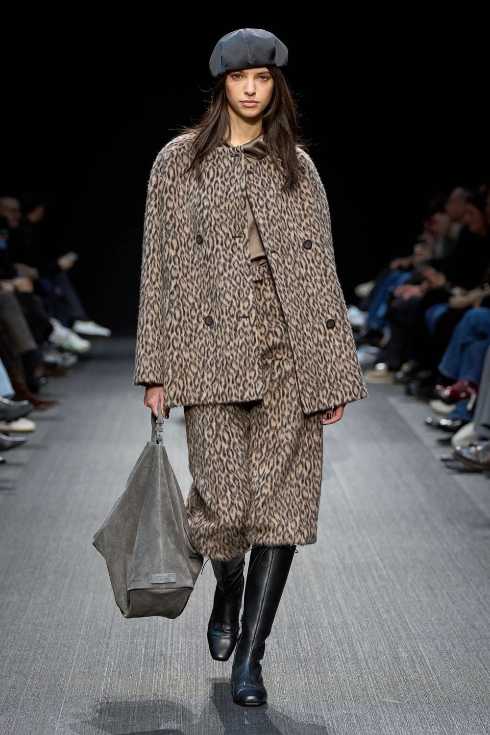 Emporio Armani Herbst Winter 2025 2026 Runway Magazin (11)