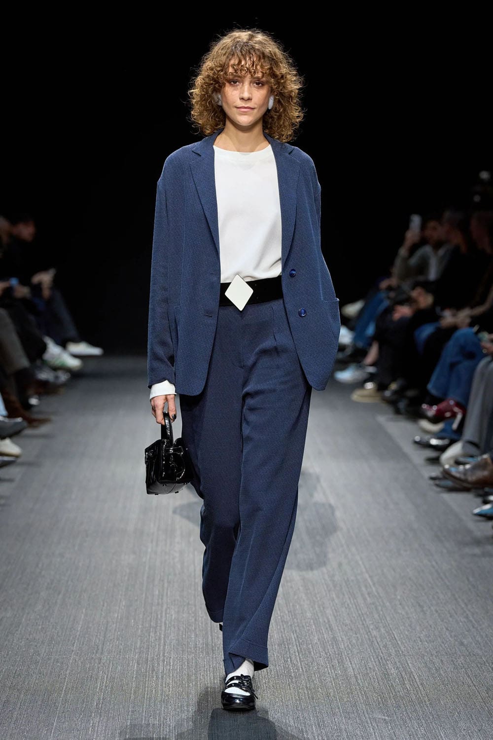 Emporio Armani Herbst Winter 2025 2026 Runway Magazin (16)