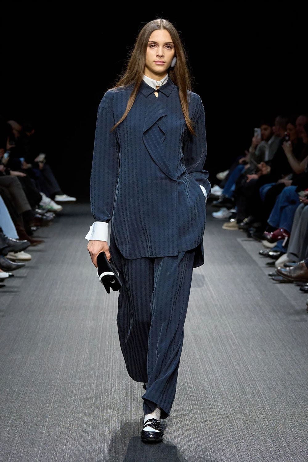 Emporio Armani Herbst Winter 2025 2026 Runway Magazin (18)