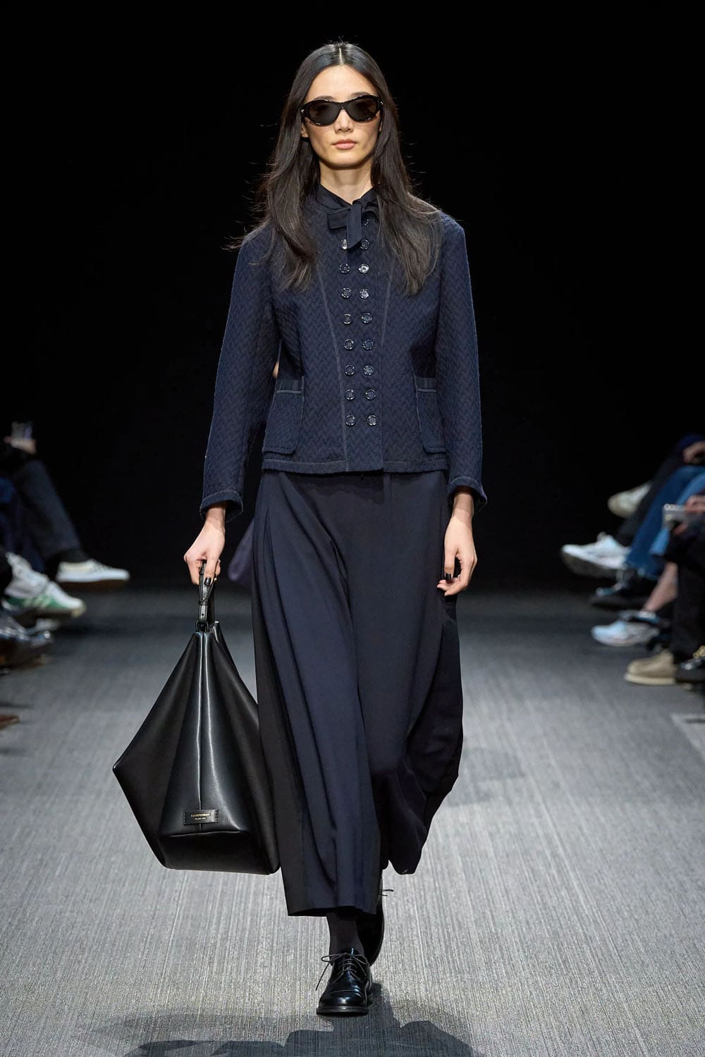 Emporio Armani Herbst Winter 2025 2026 Runway Magazin (23)