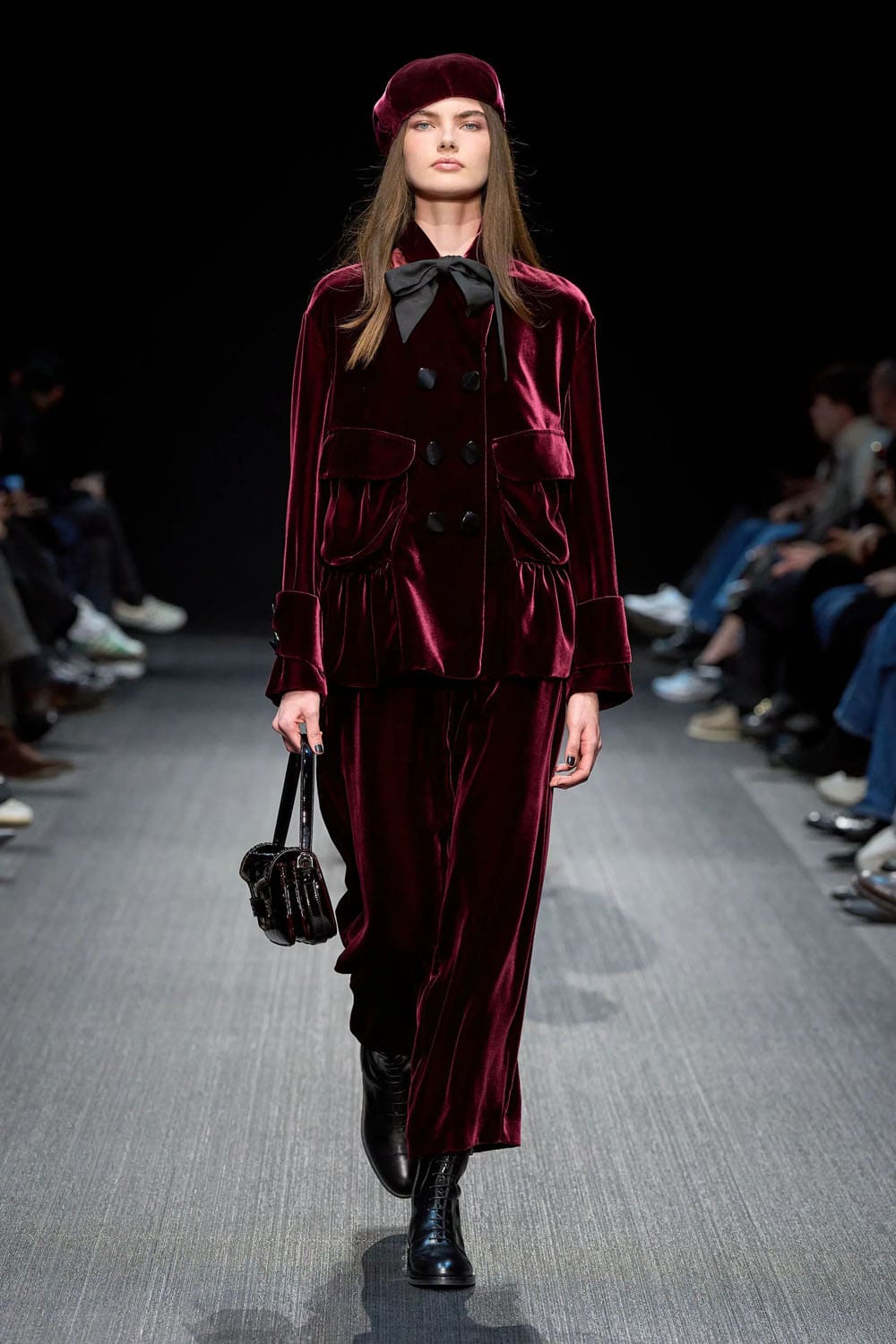 Emporio Armani Herbst Winter 2025 2026 Runway Magazin (35)