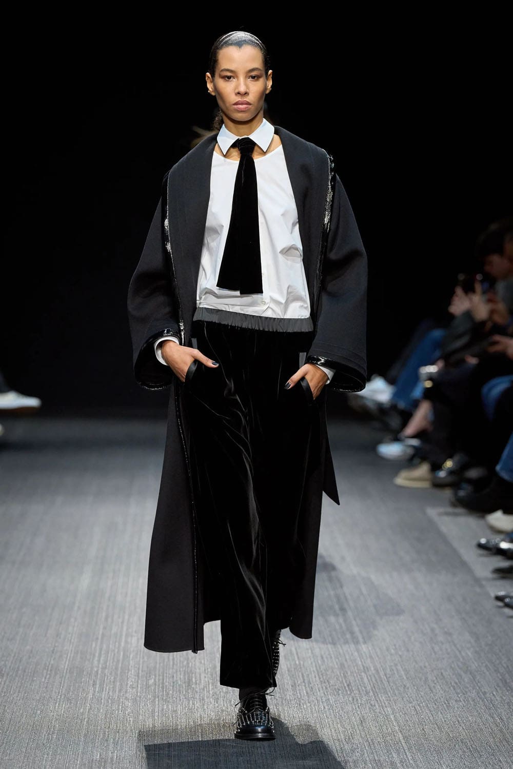 Emporio Armani Herbst Winter 2025 2026 Runway Magazin (57)