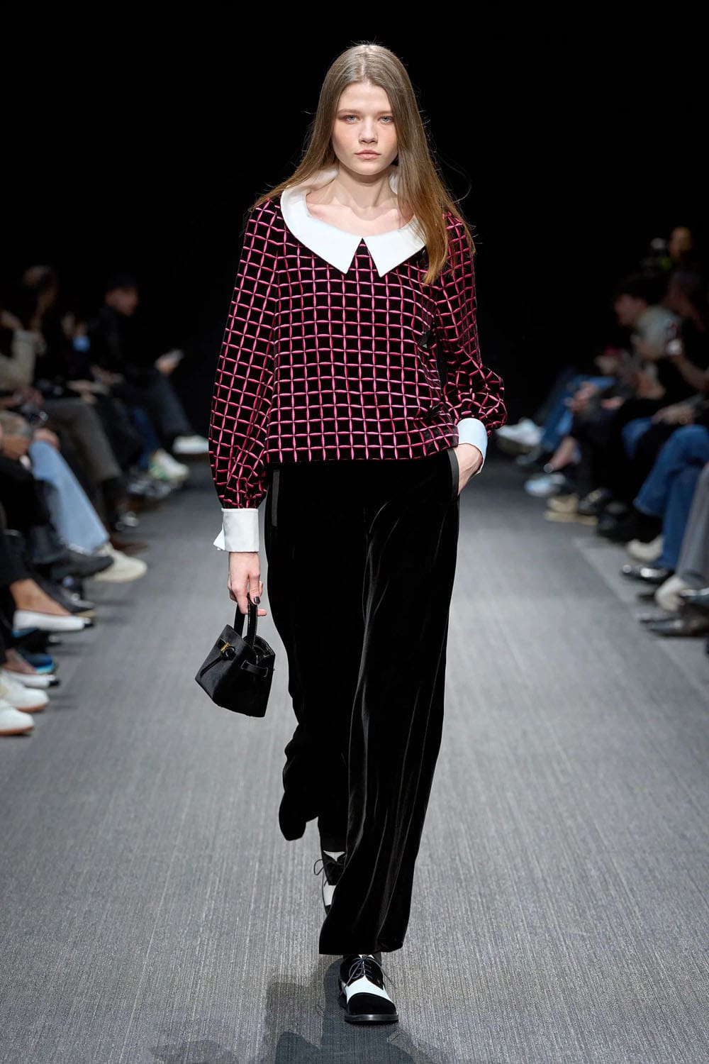 Emporio Armani Herbst Winter 2025 2026 Runway Magazin (64)