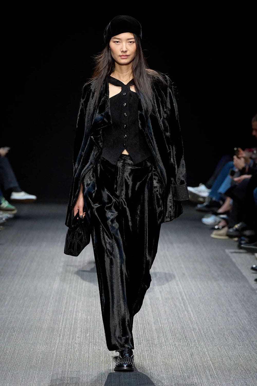 Emporio Armani Herbst Winter 2025 2026 Runway Magazin (70)