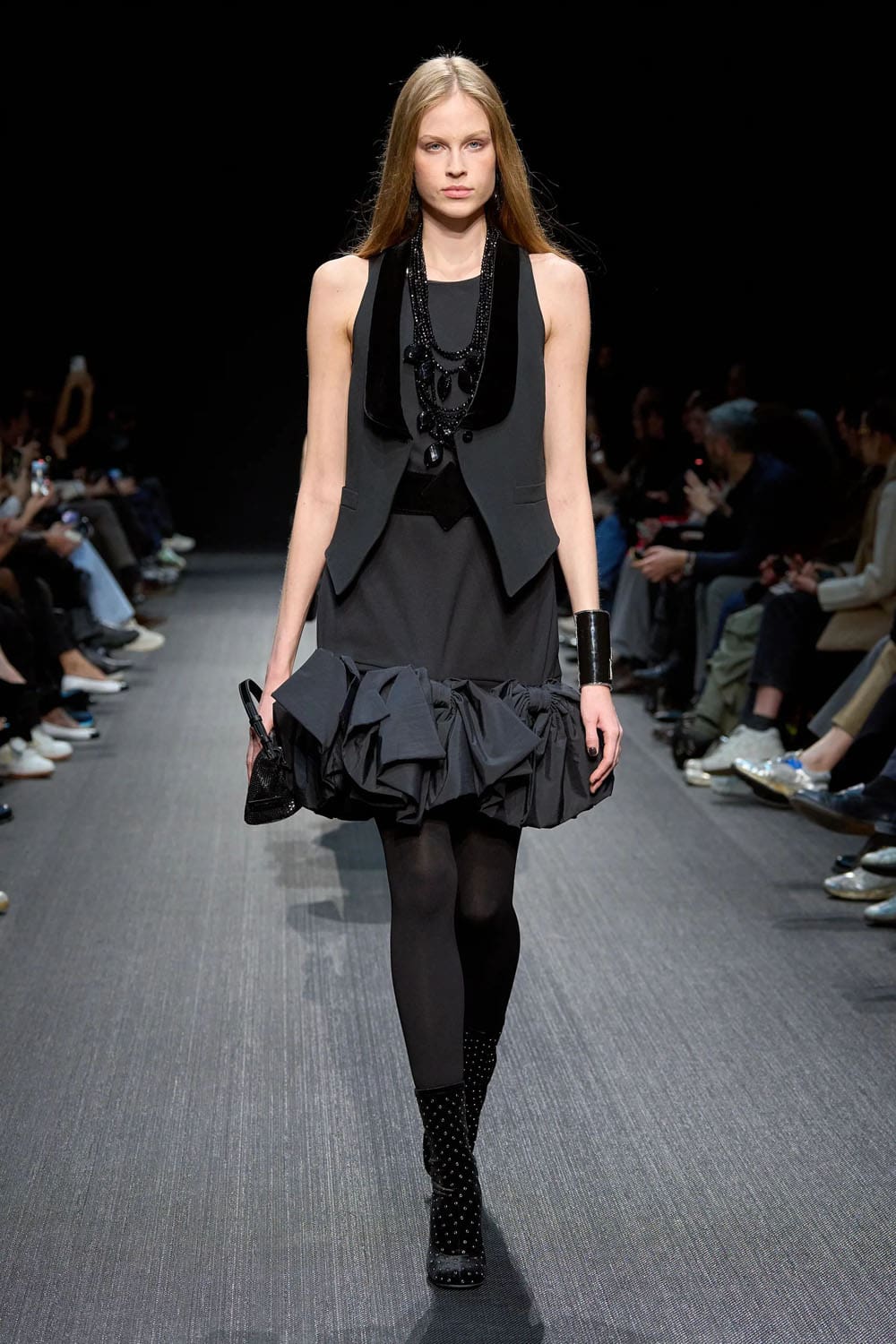 Emporio Armani Herbst Winter 2025 2026 Runway Magazin (75)