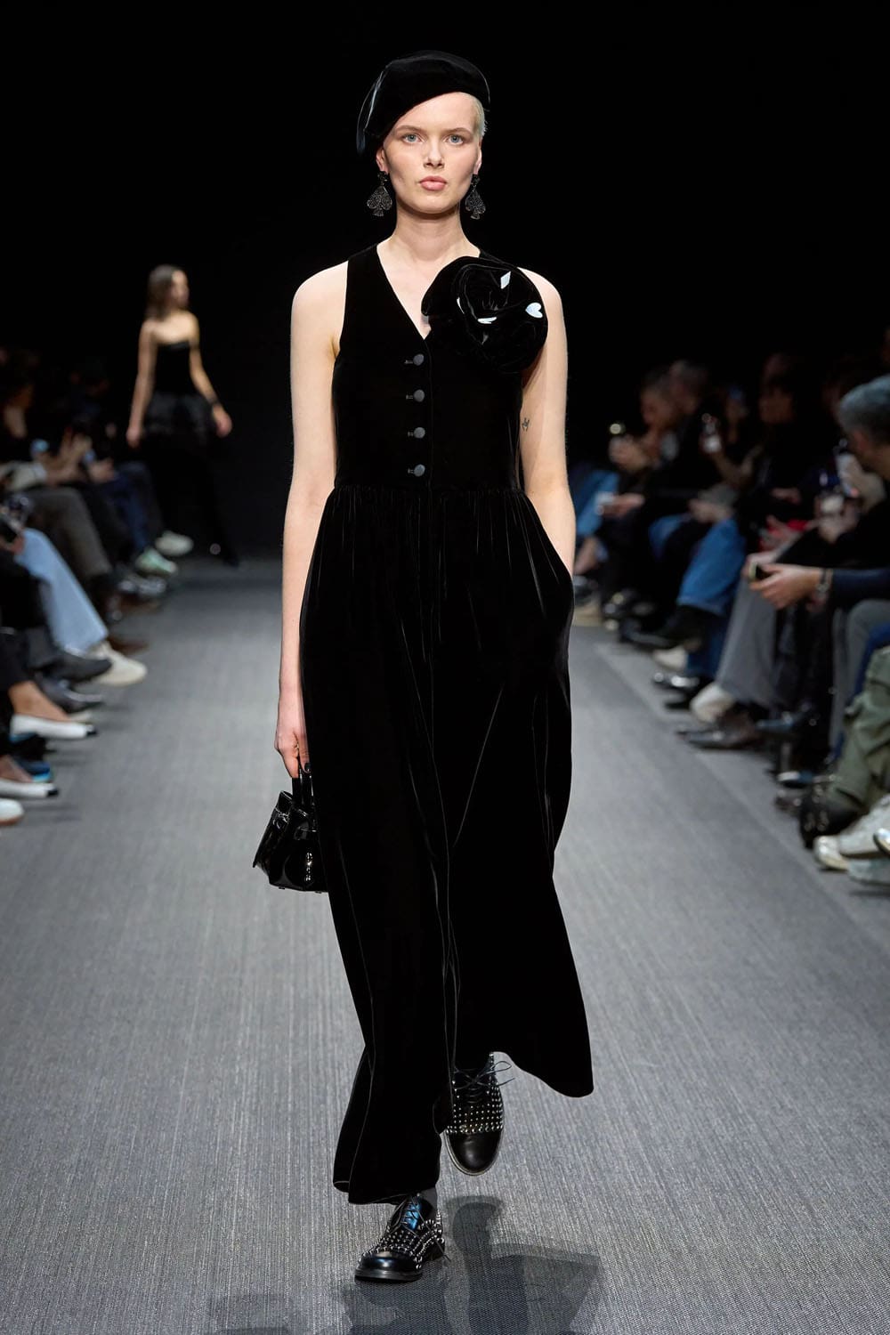 Emporio Armani Herbst Winter 2025 2026 Runway Magazin (79)