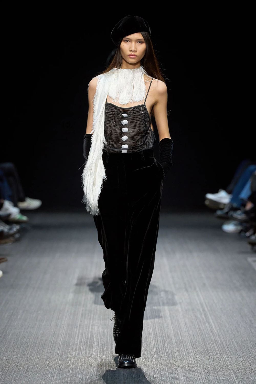 Emporio Armani Herbst Winter 2025 2026 Runway Magazin (89)