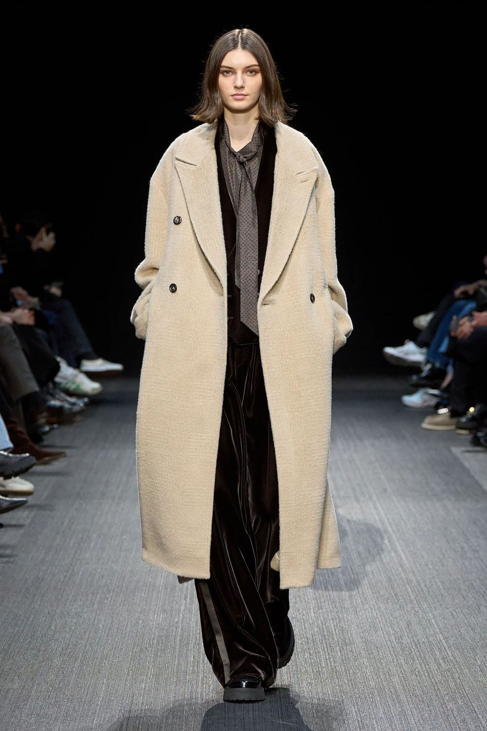 Emporio Armani Herbst Winter 2025 2026 Runway Magazin (9)
