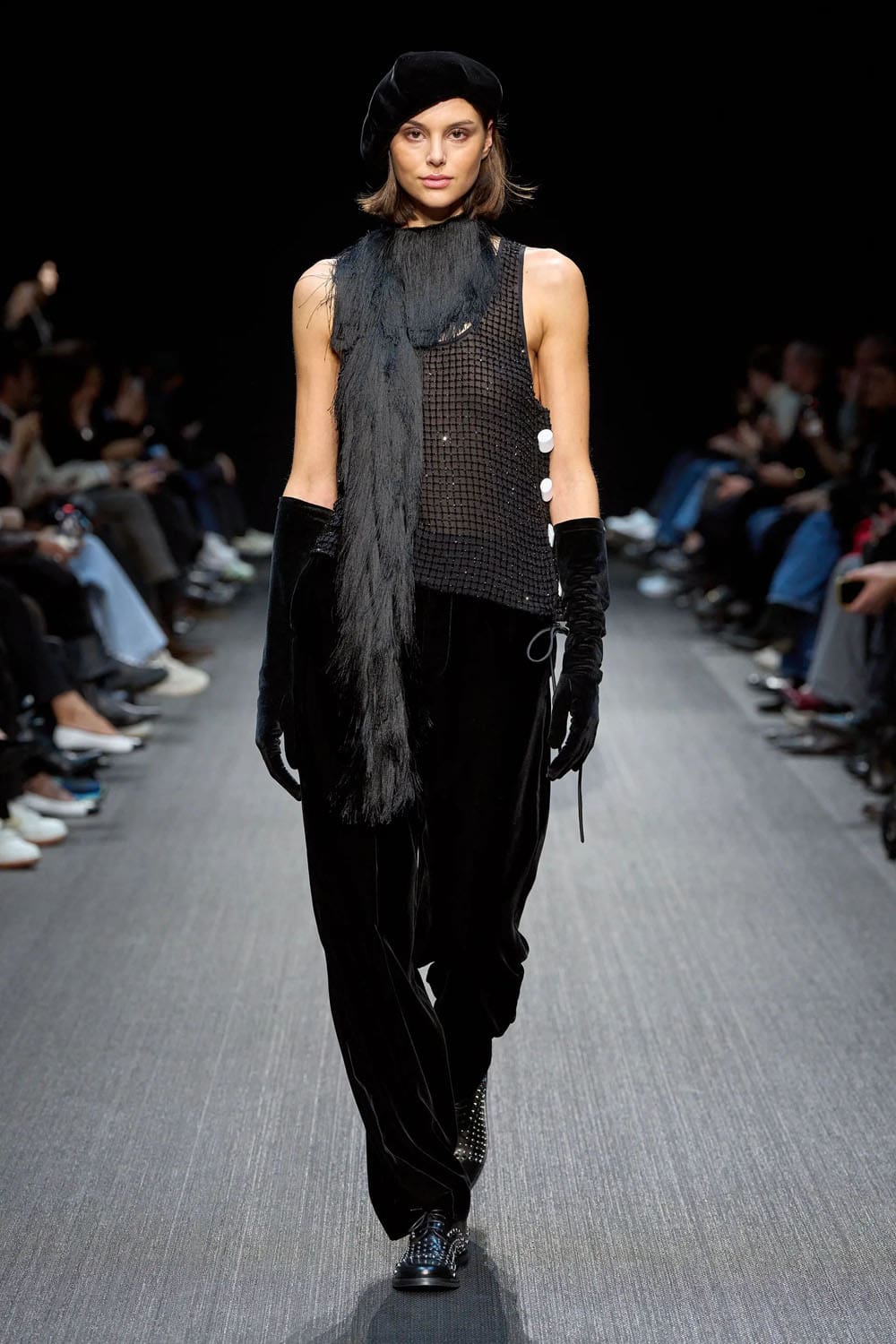Emporio Armani Herbst Winter 2025 2026 Runway Magazin (90)