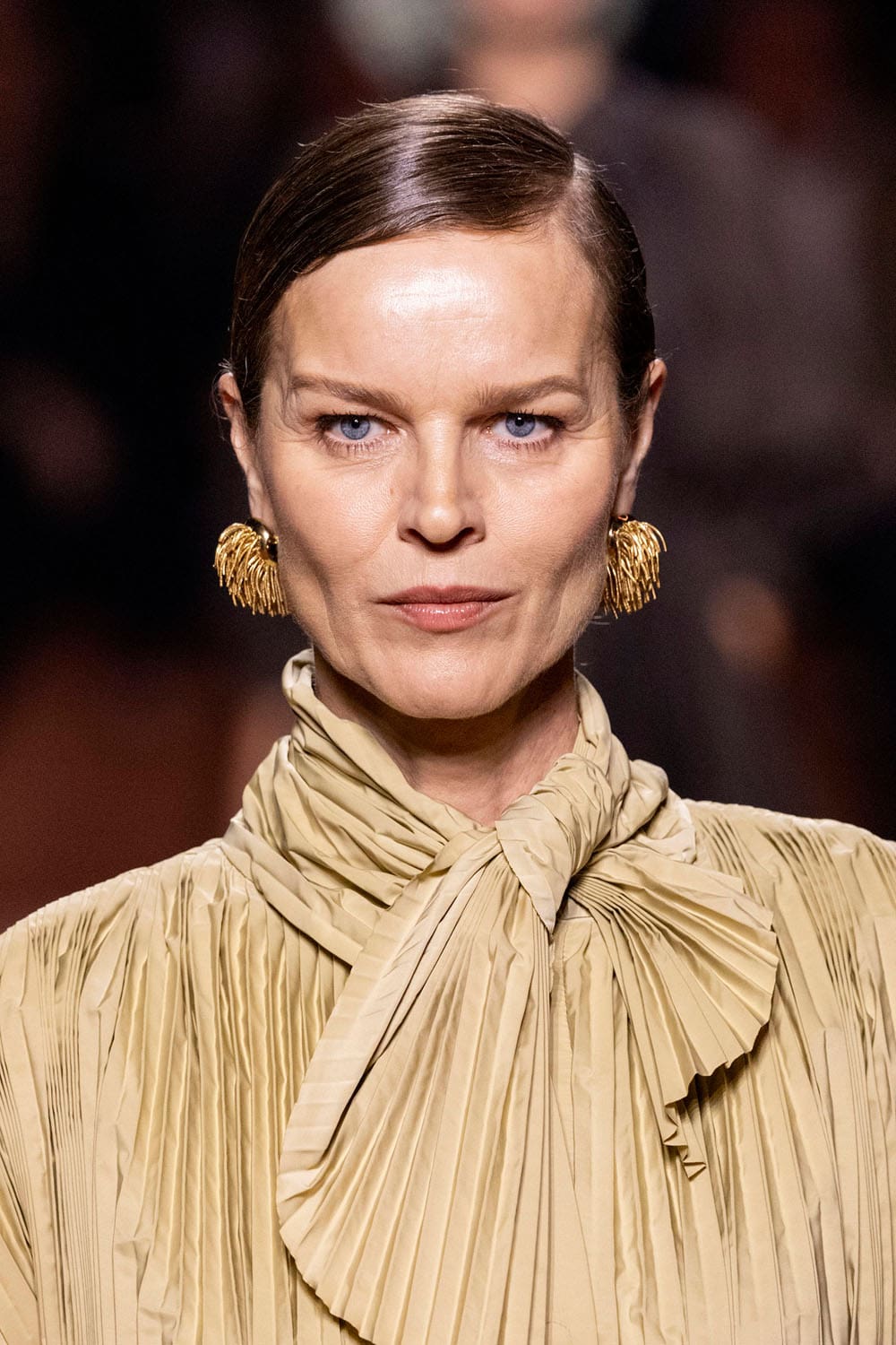 Fendi Automne Hiver 2025 2026 Gros plan sur les détails Runway Magazine (117)
