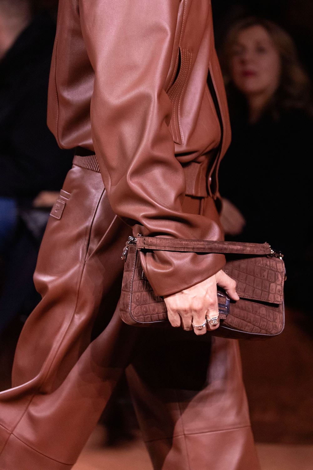 Fendi Automne Hiver 2025 2026 Gros plan sur les détails Runway Magazine (131)