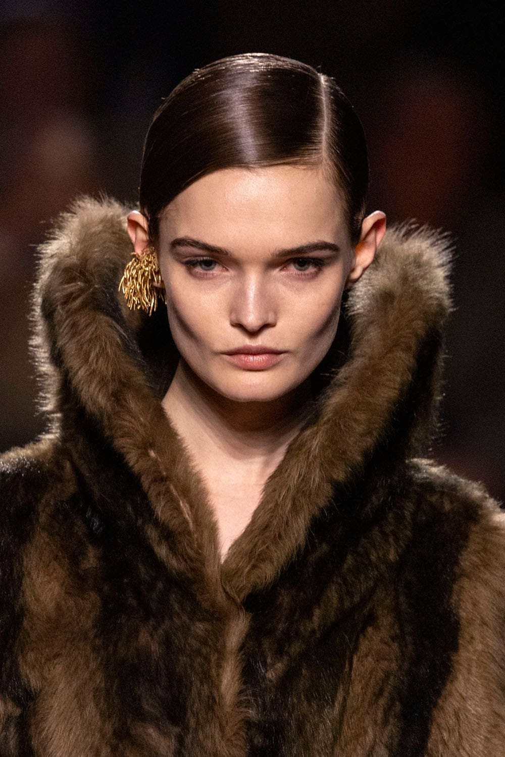Fendi Automne Hiver 2025 2026 Gros plan sur les détails Runway Magazine (2)