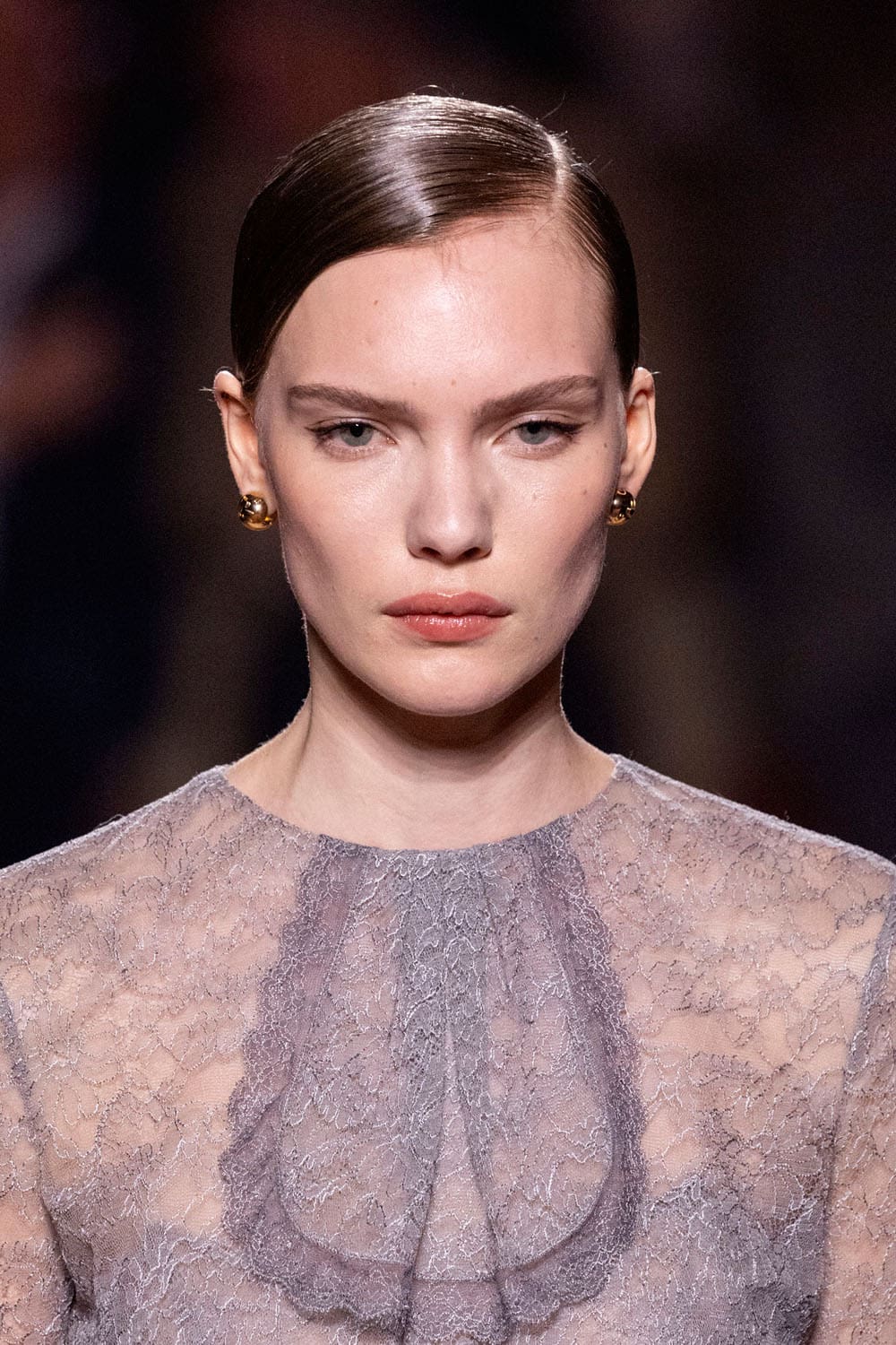 Fendi Automne Hiver 2025 2026 Gros plan sur les détails Runway Magazine (222)
