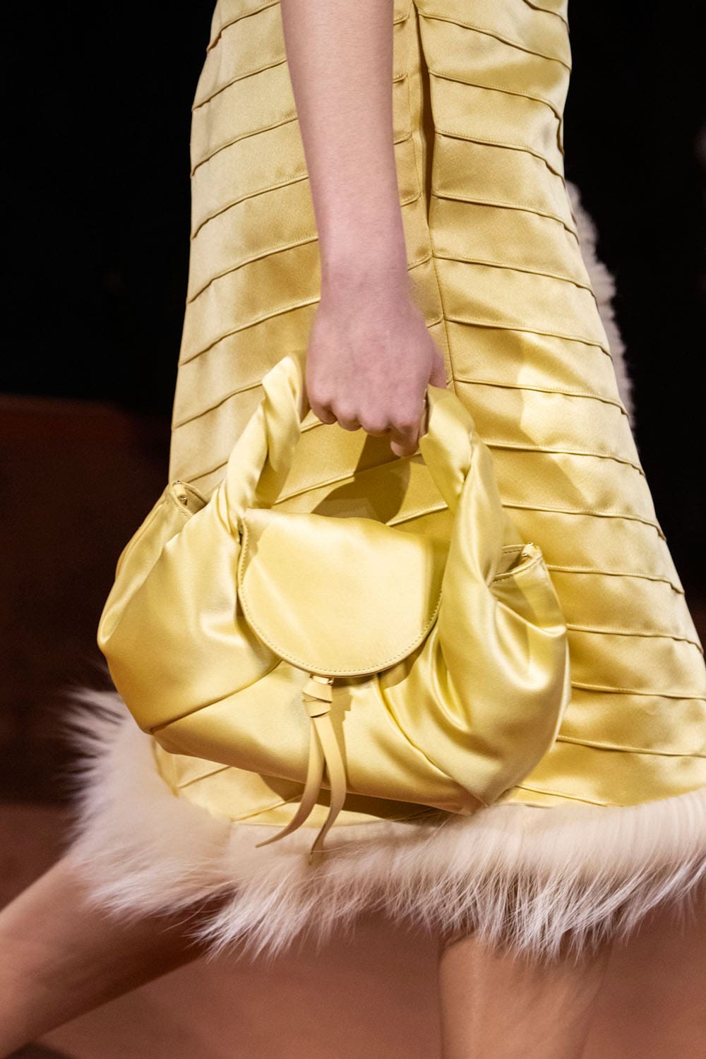 Fendi Automne Hiver 2025 2026 Gros plan sur les détails Runway Magazine (224)