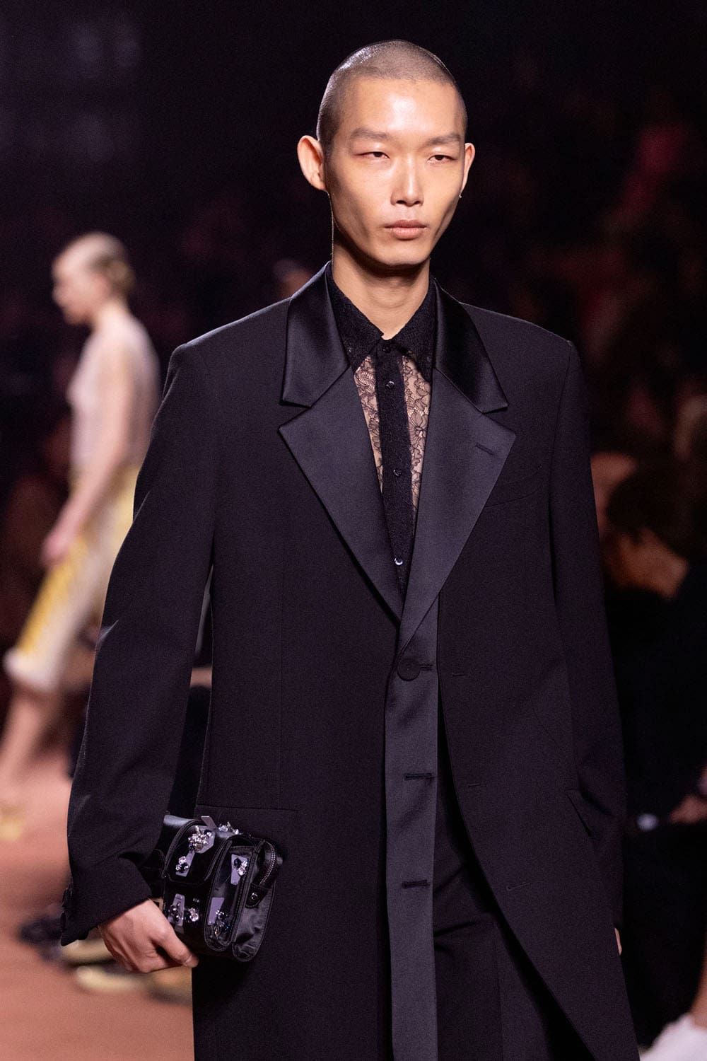 Fendi Automne Hiver 2025 2026 Gros plan sur les détails Runway Magazine (232)