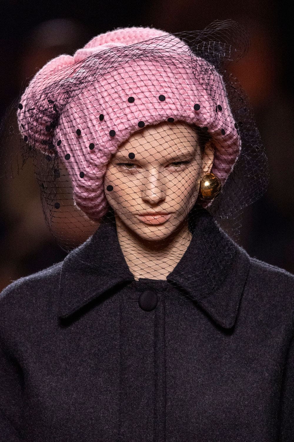 Fendi Automne Hiver 2025 2026 Gros plan sur les détails Runway Magazine (39)