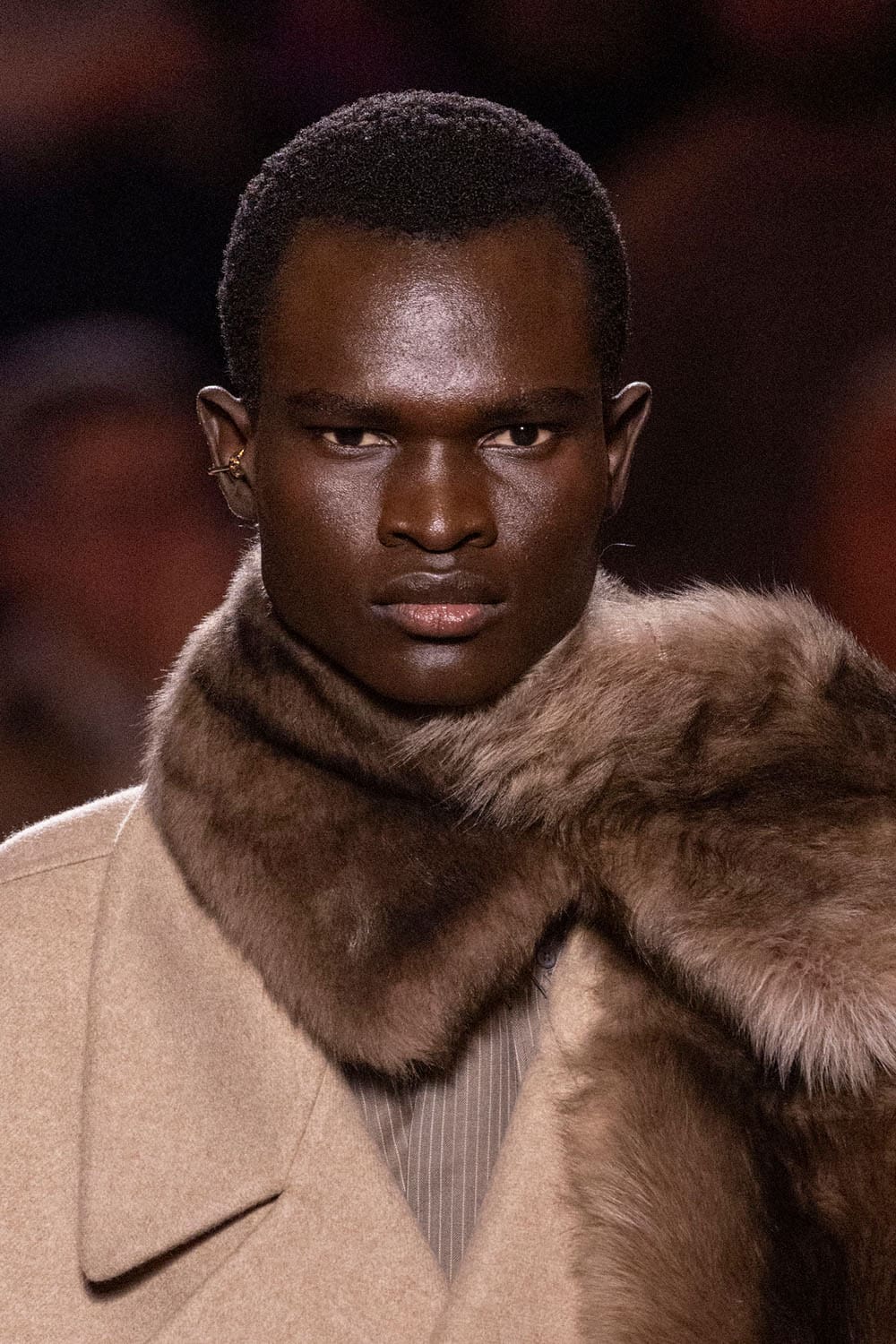 Fendi Automne Hiver 2025 2026 Gros plan sur les détails Runway Magazine (42)