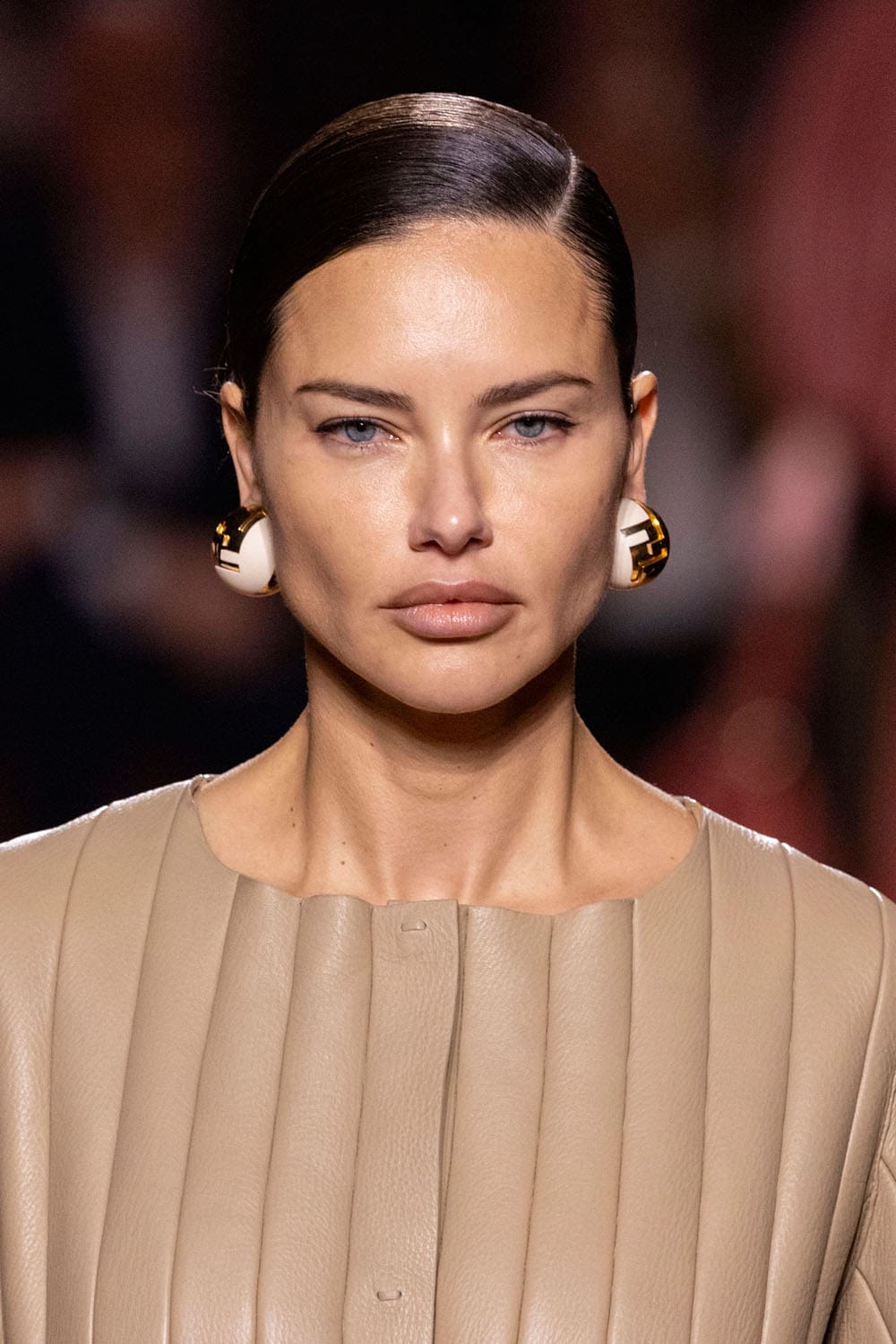 Fendi Automne Hiver 2025 2026 Gros plan sur les détails Runway Magazine (60)