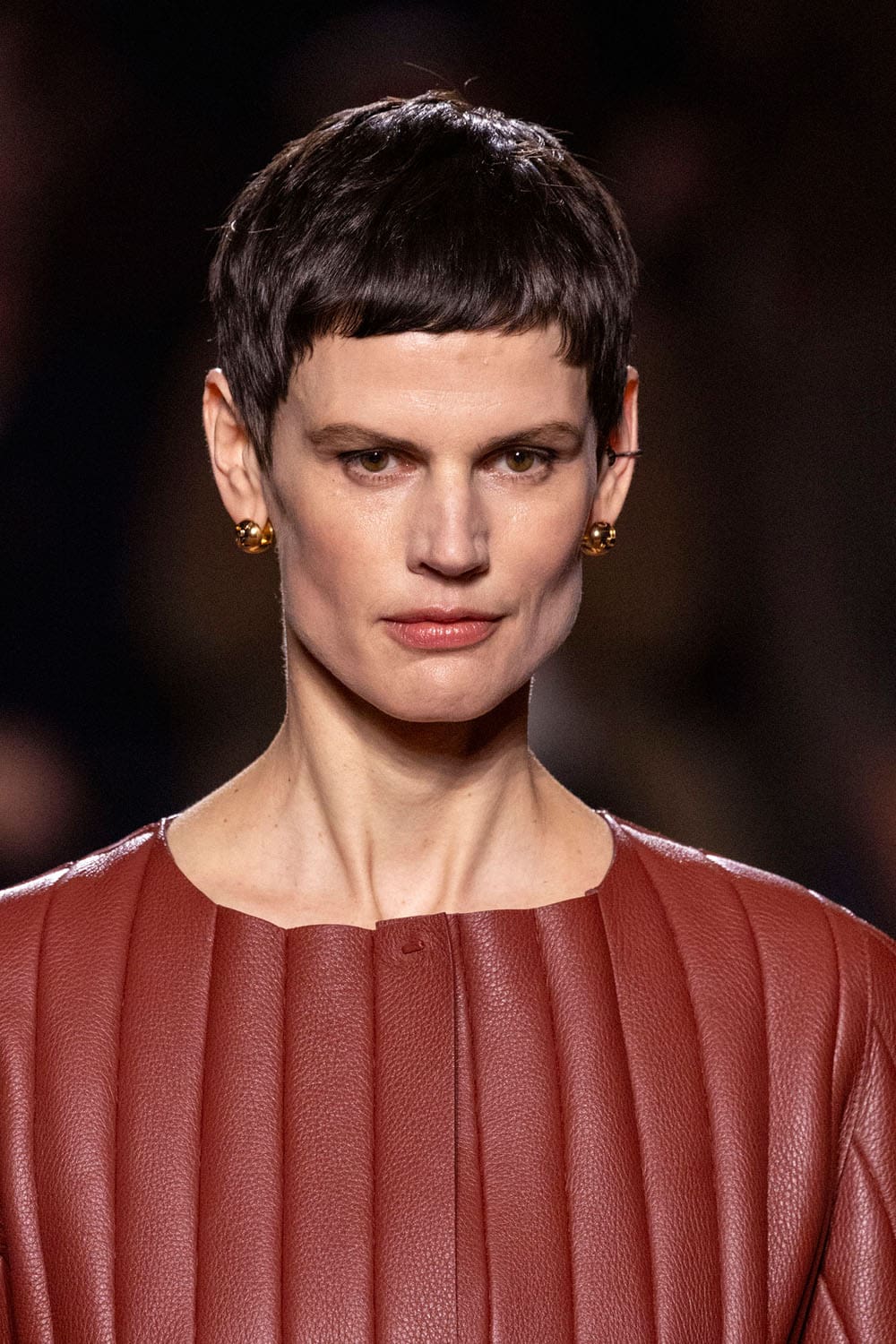 Fendi Automne Hiver 2025 2026 Gros plan sur les détails Runway Magazine (63)