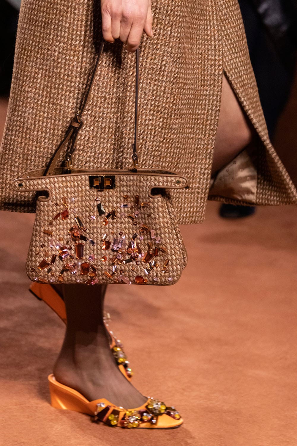 Fendi Automne Hiver 2025 2026 Gros plan sur les détails Runway Magazine (65)
