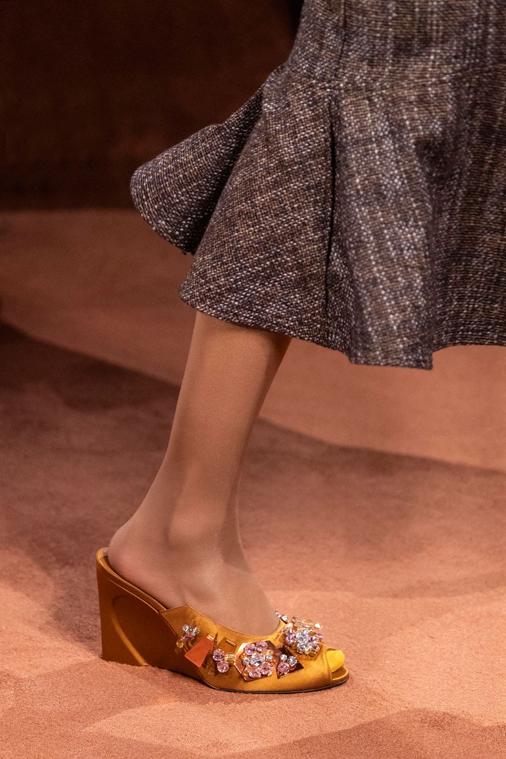 Fendi Automne Hiver 2025 2026 Gros plan sur les détails Runway Magazine (73)