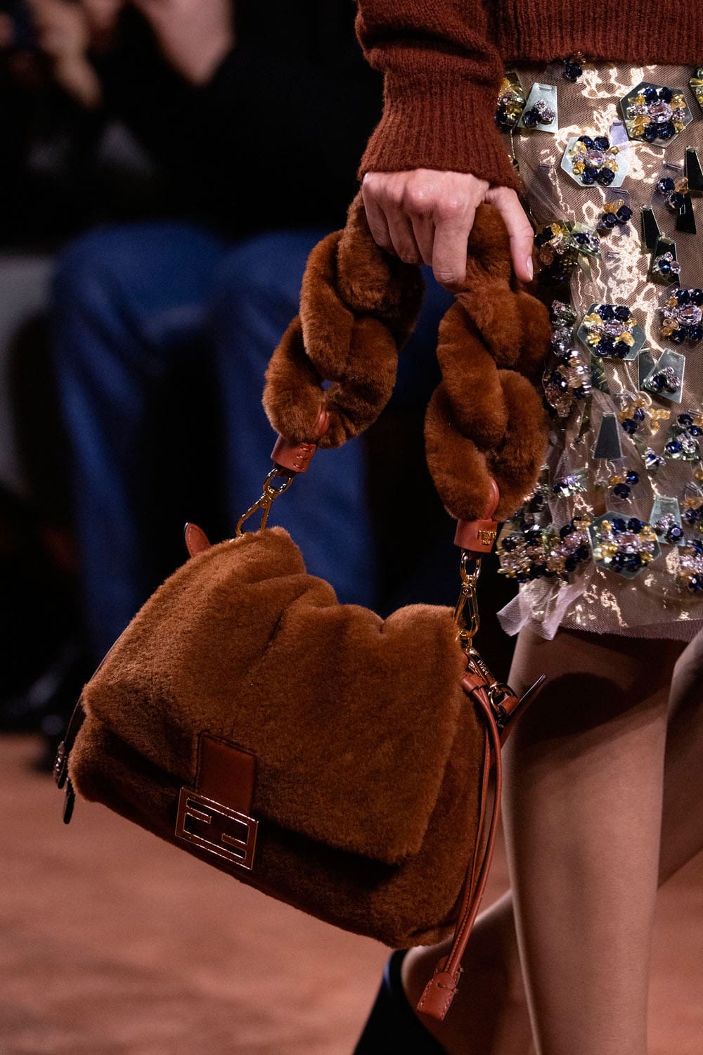 Fendi Automne Hiver 2025 2026 Gros plan sur les détails Runway Magazine (80)