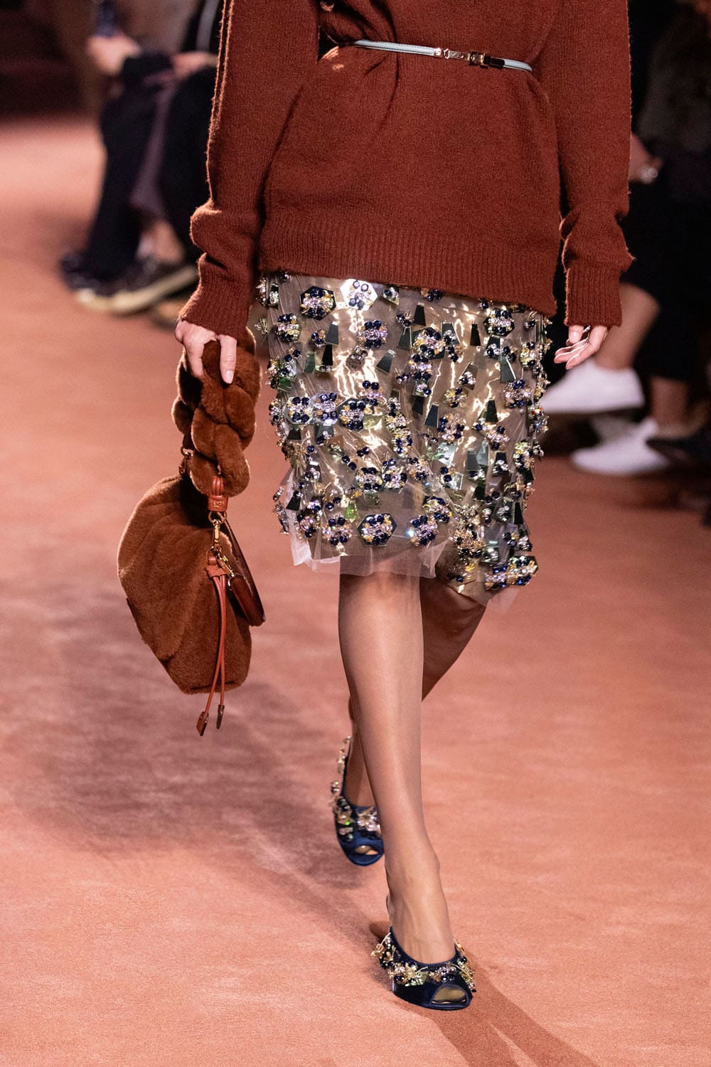 Fendi Automne Hiver 2025 2026 Gros plan sur les détails Runway Magazine (82)