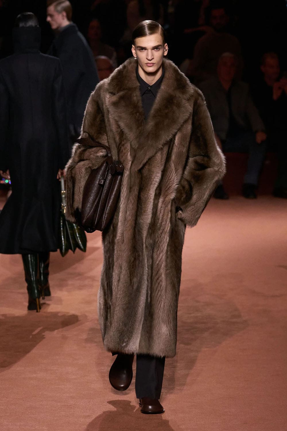Fendi Otoño Invierno 2025 2026 Runway Revista (12)
