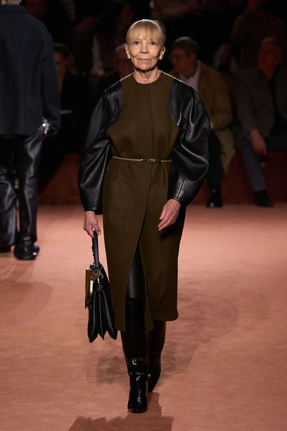 Fendi Otoño Invierno 2025 2026 Runway Revista (15)