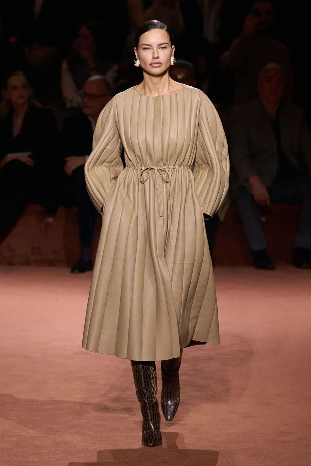 Fendi Otoño Invierno 2025 2026 Runway Revista (20)