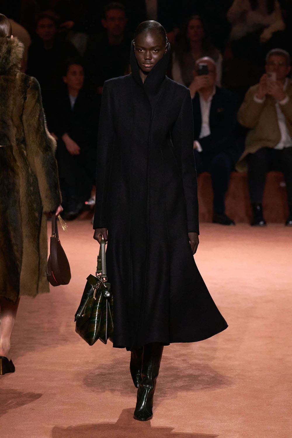 Fendi Otoño Invierno 2025 2026 Runway Revista (6)