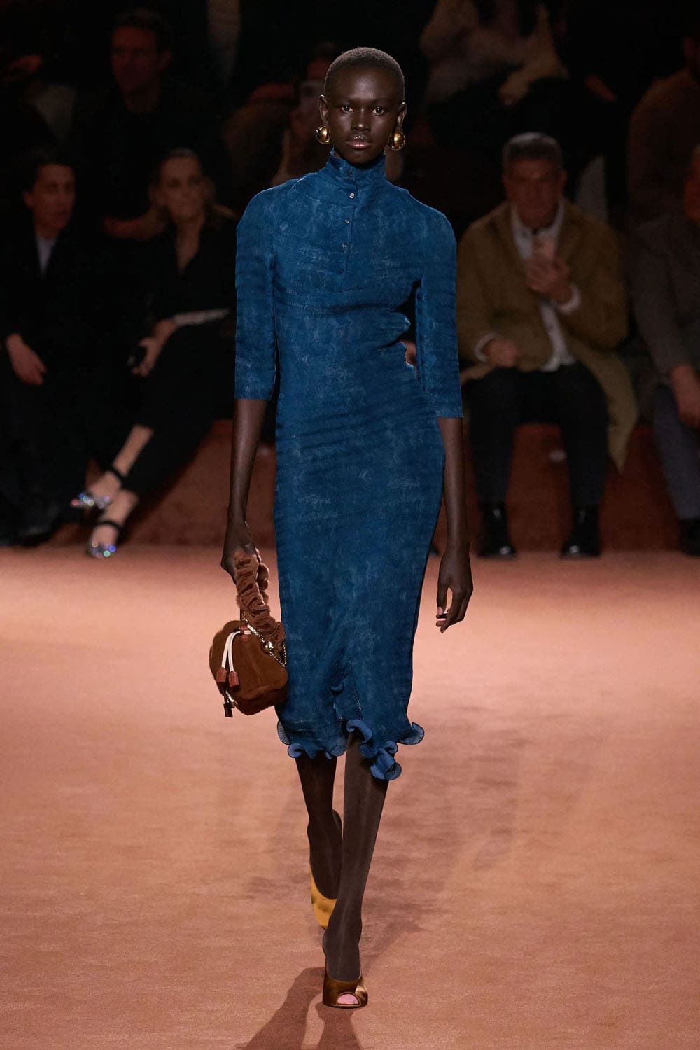 Fendi Otoño Invierno 2025 2026 Runway Revista (7)