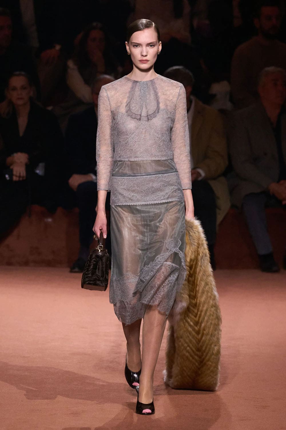 Fendi Otoño Invierno 2025 2026 Runway Revista (74)