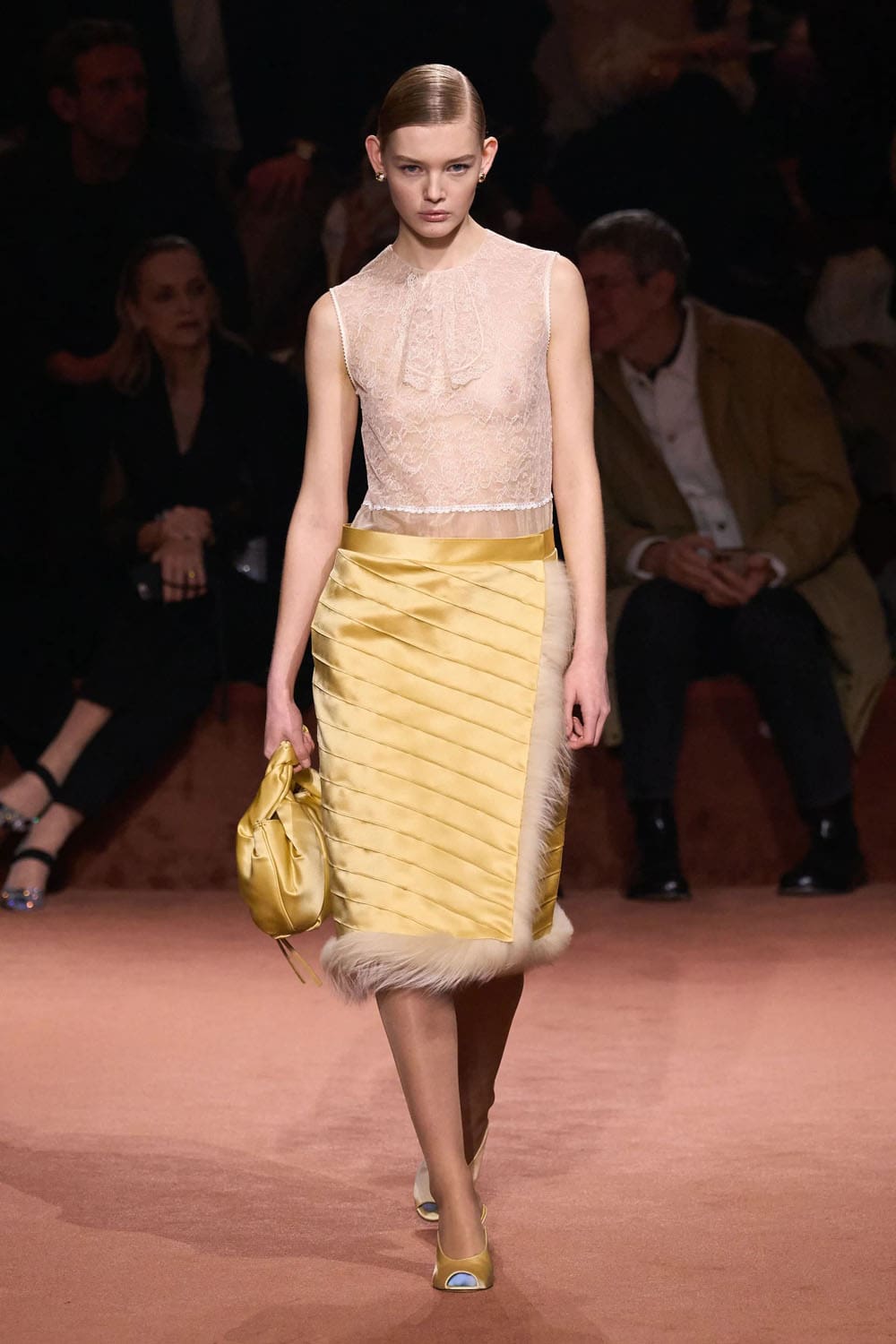 Fendi Otoño Invierno 2025 2026 Runway Revista (75)