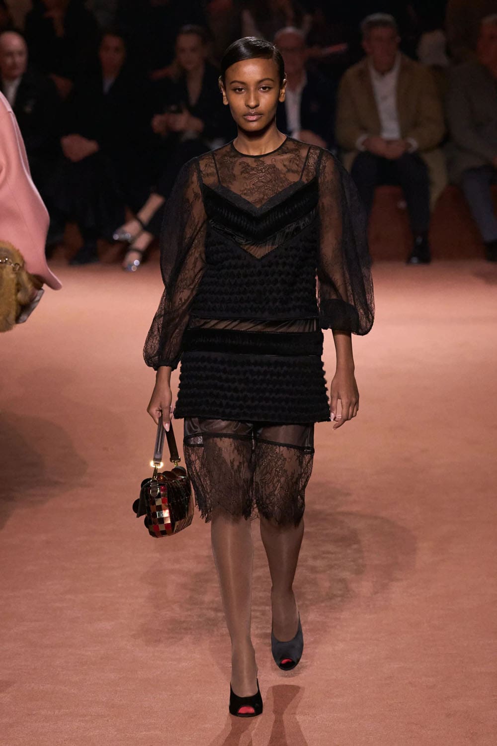 Fendi Otoño Invierno 2025 2026 Runway Revista (79)
