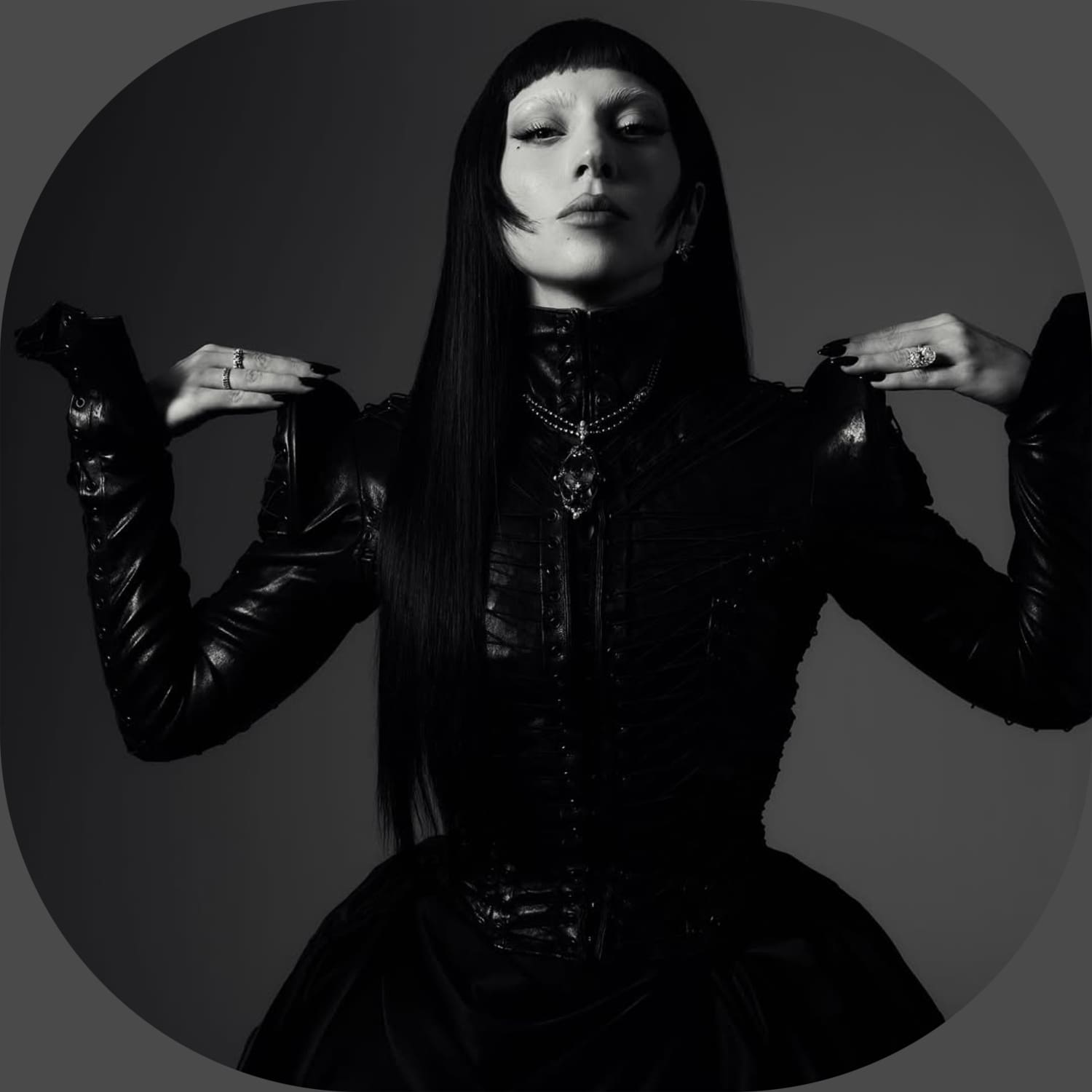 Lady Gaga vestita Vivienne Westwood di Andreas Kronthaler per i Grammy 2025 3
