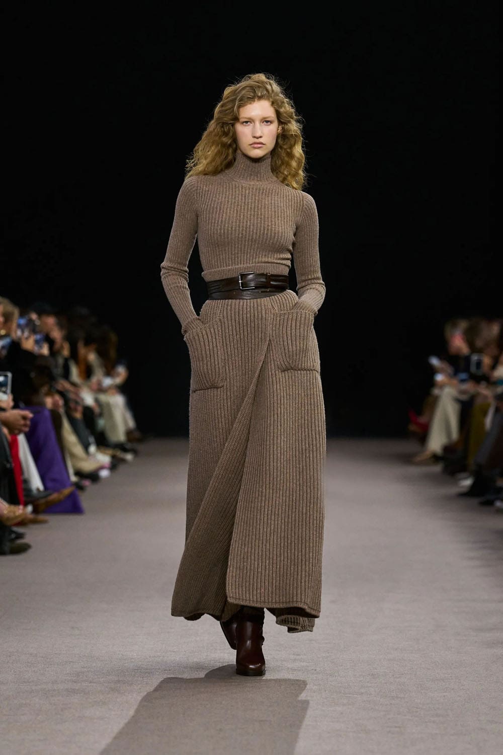 Max Mara Otoño Invierno 2025 2026 Runway Revista (15)