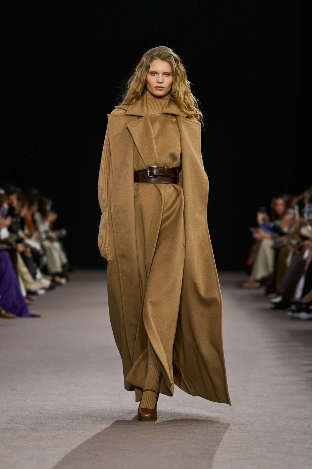 Max Mara Otoño Invierno 2025 2026 Runway Revista (29)