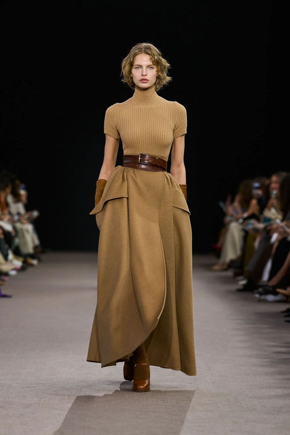 Max Mara Otoño Invierno 2025 2026 Runway Revista (31)